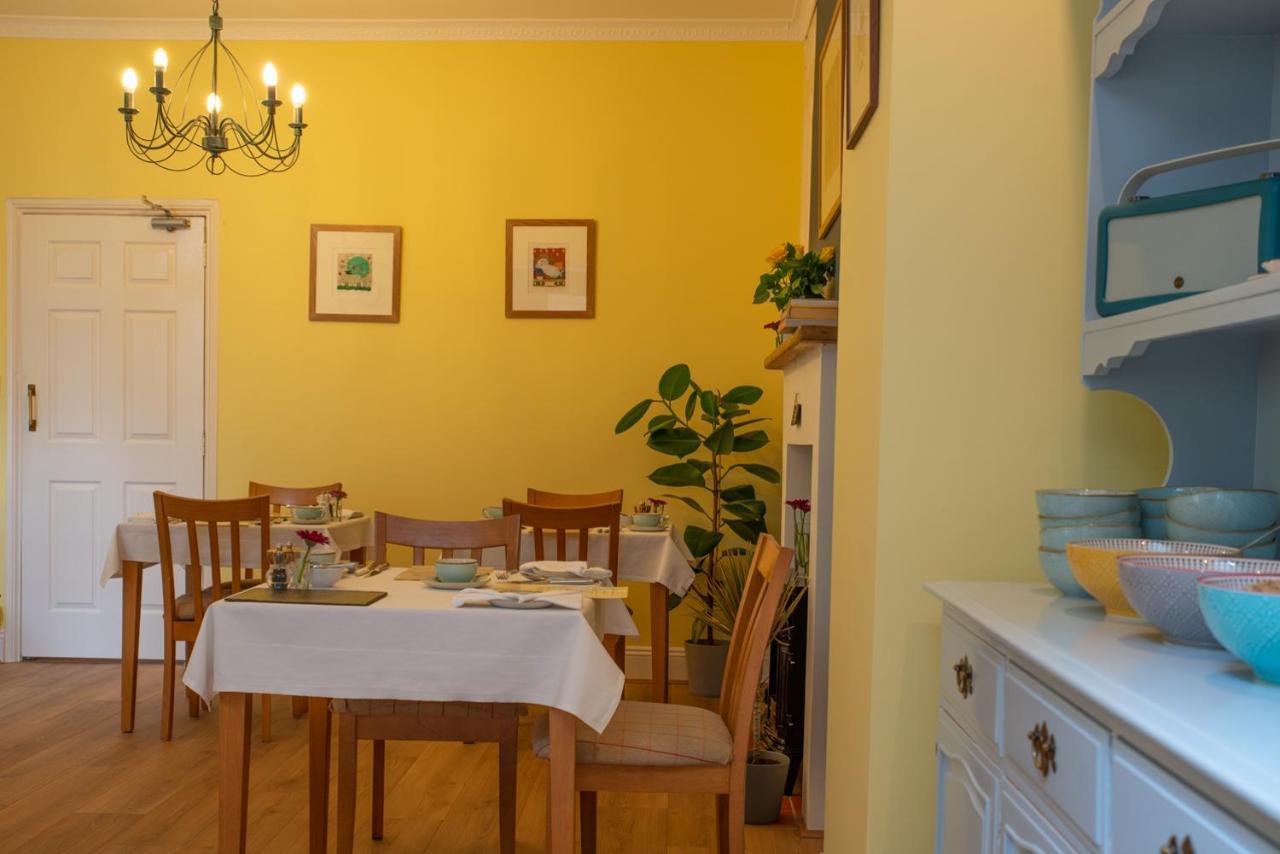 Barnabas House Bed & Breakfast Йелвертън Екстериор снимка